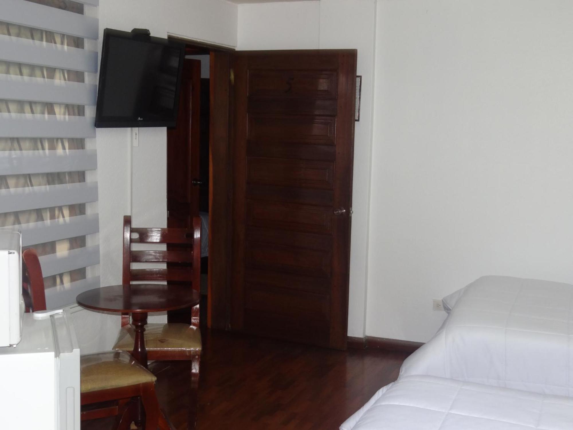 Hotel Altura & Quito