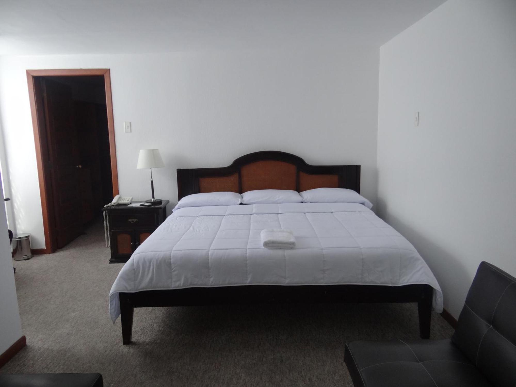Altura & Hotel 2*